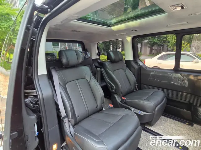 Hyundai Staria 2024 2.2 автомат (гидро), миниатюра 1