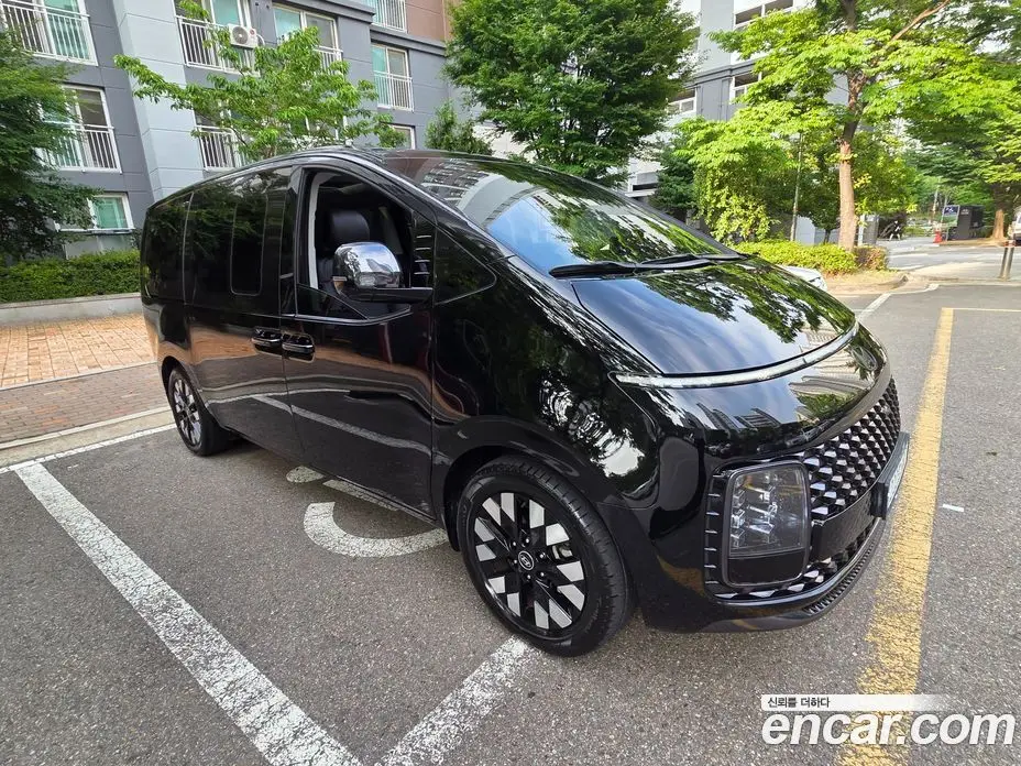 Hyundai Staria 2024 2.2 автомат (гидро), фото 13