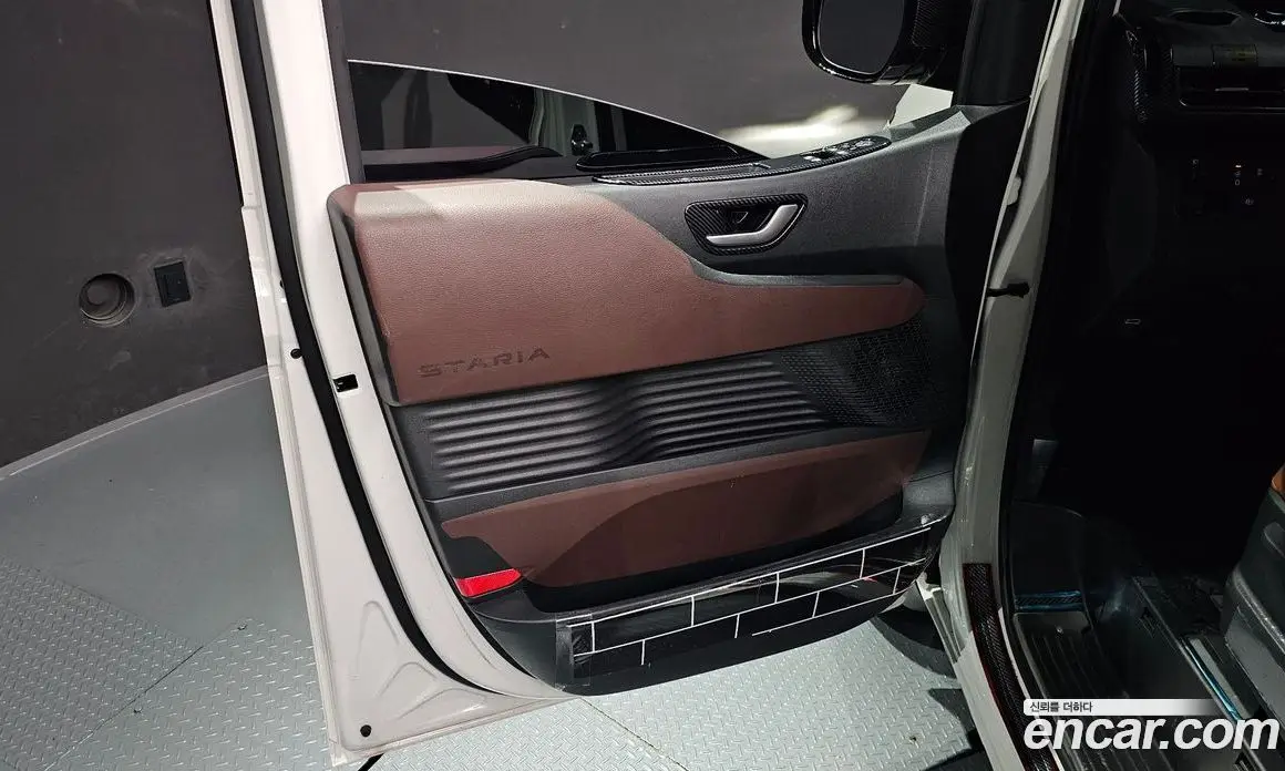 Hyundai Staria 2024 3.5 автомат (гидро), фото 14