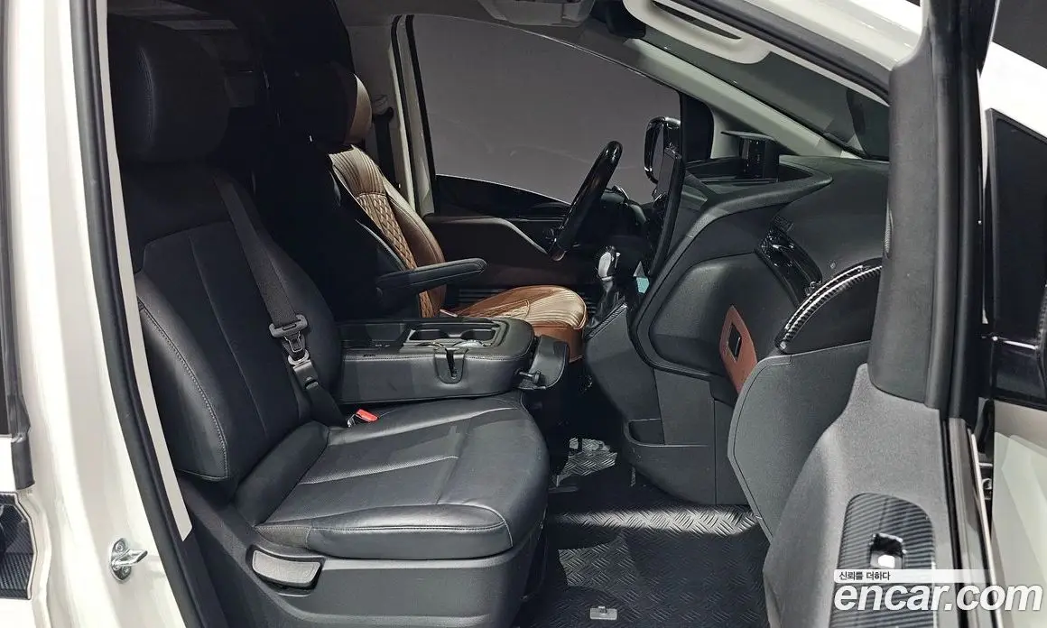 Hyundai Staria 2024 3.5 автомат (гидро), фото 16
