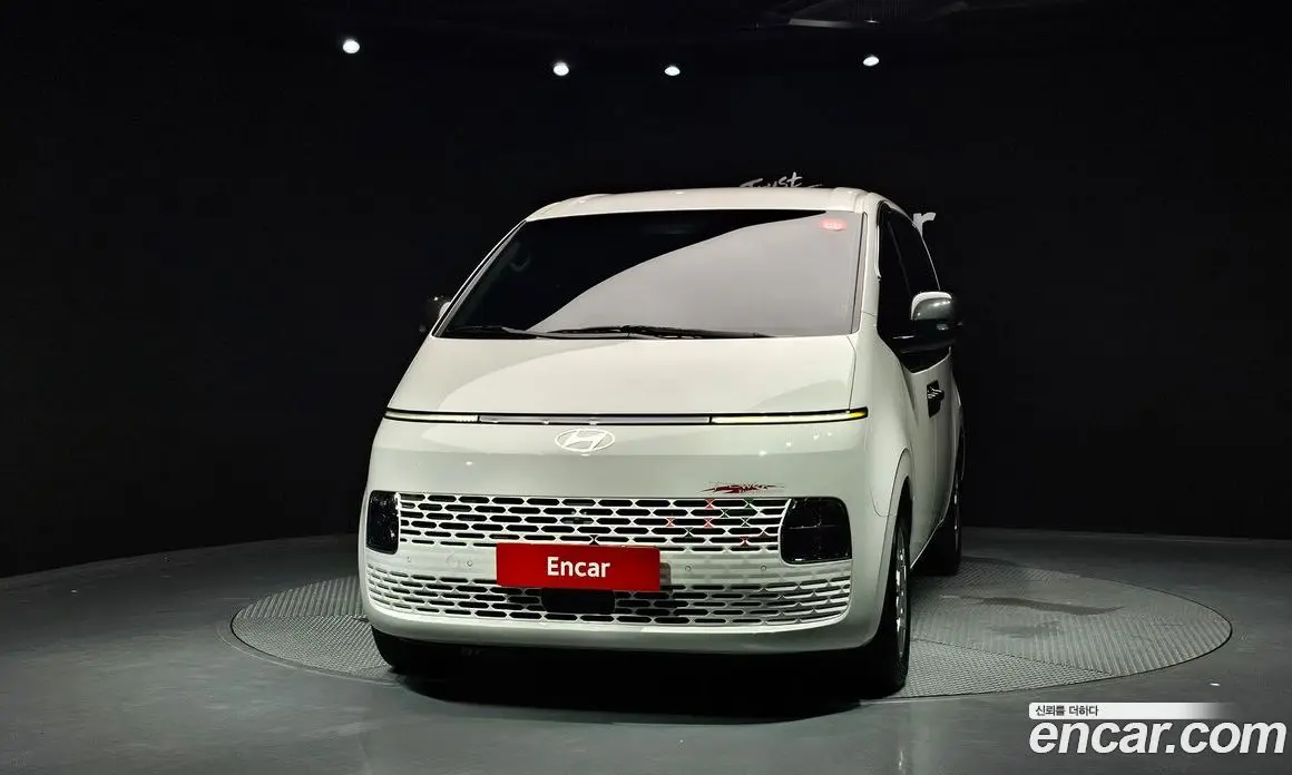 Hyundai Staria 2024 3.5 автомат (гидро), фото 3