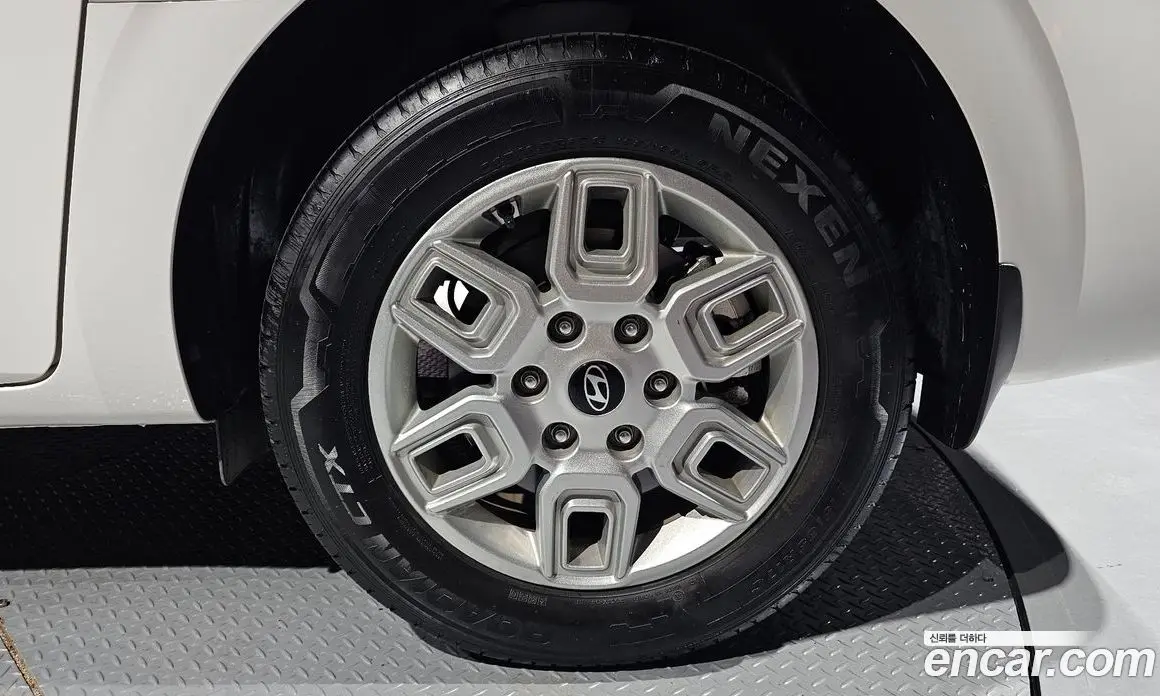 Hyundai Staria 2024 3.5 автомат (гидро), фото 7