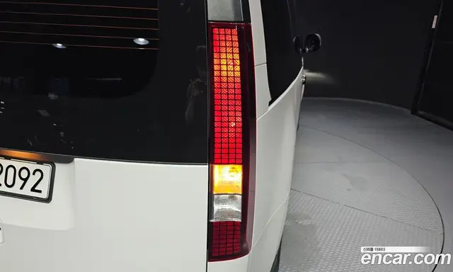 Hyundai Staria 2024 3.5 автомат (гидро), миниатюра 9