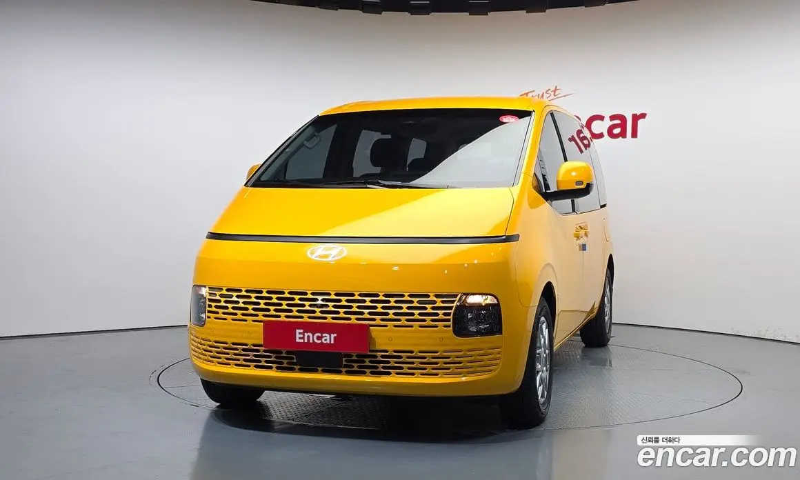 Hyundai Staria 2025 1.6 автомат (гидро), фото 3