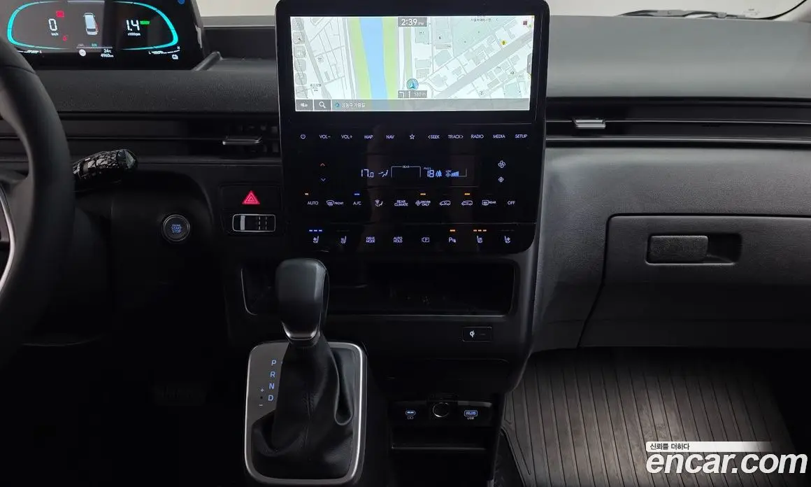 Hyundai Staria 2025 1.6 автомат (гидро), фото 21