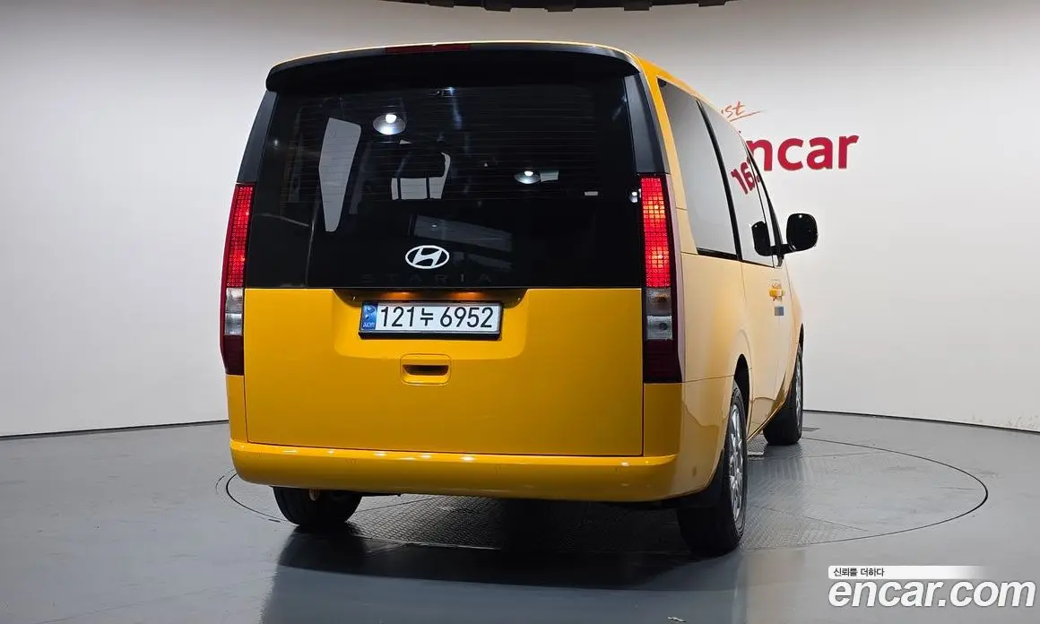 Hyundai Staria 2025 1.6 автомат (гидро), фото 4