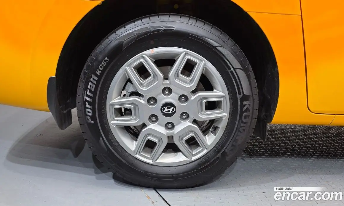 Hyundai Staria 2025 1.6 автомат (гидро), фото 7