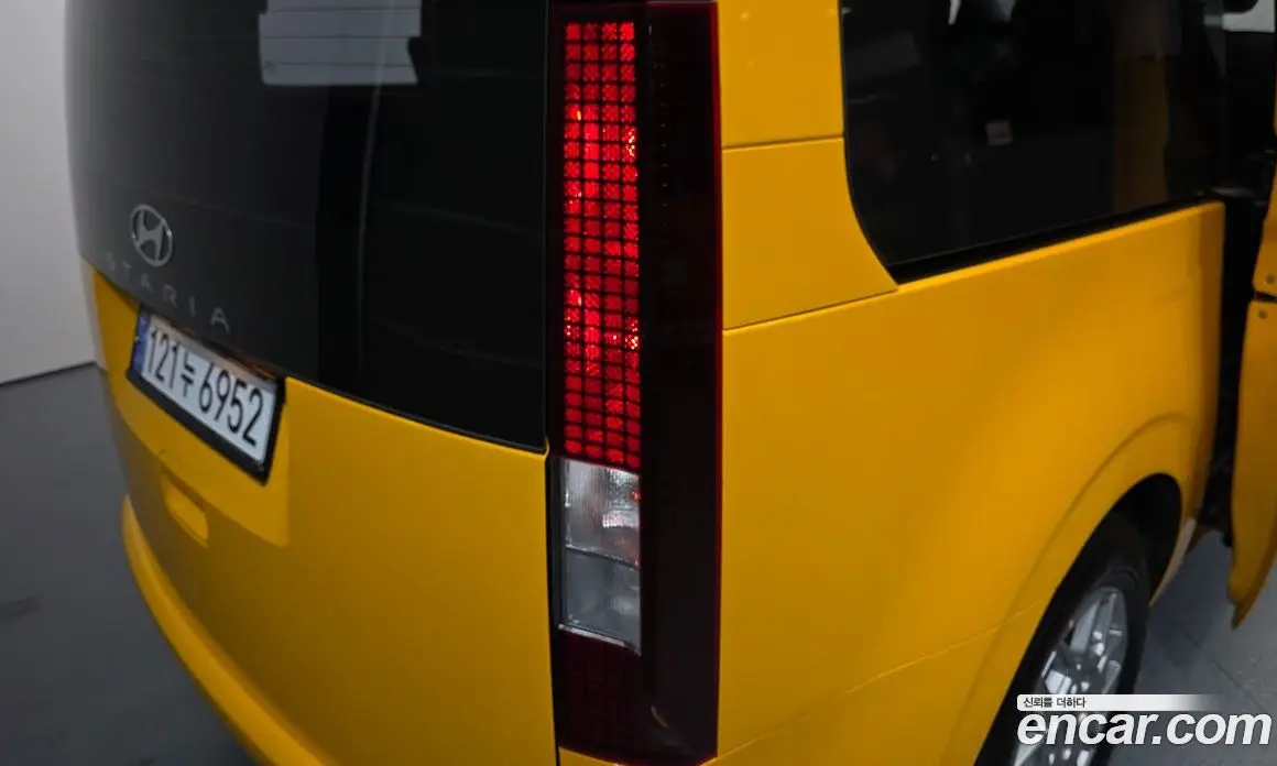 Hyundai Staria 2025 1.6 автомат (гидро), фото 9