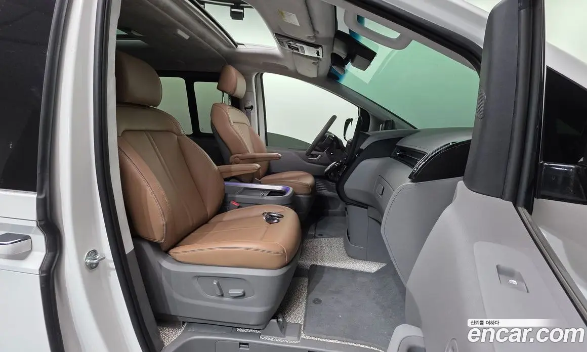 Hyundai Staria 2025 2.2 автомат (гидро), фото 13