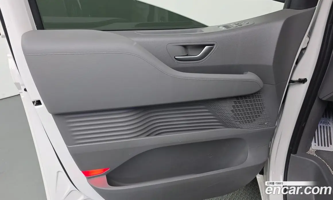 Hyundai Staria 2025 2.2 автомат (гидро), фото 14