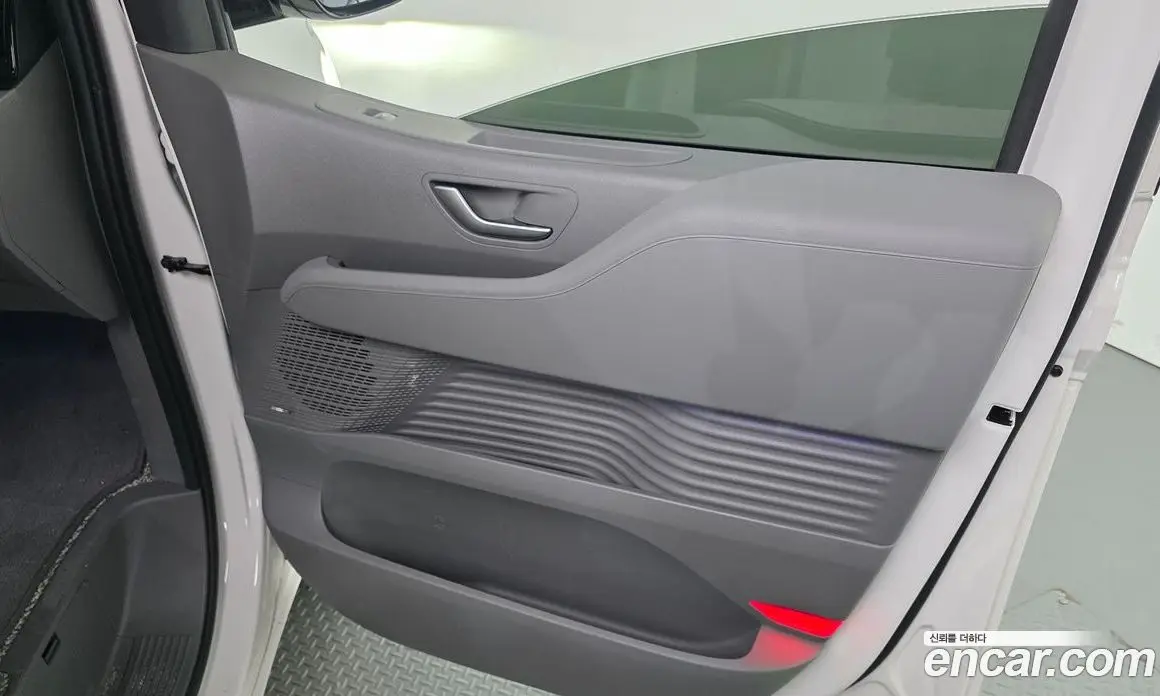 Hyundai Staria 2025 2.2 автомат (гидро), фото 15