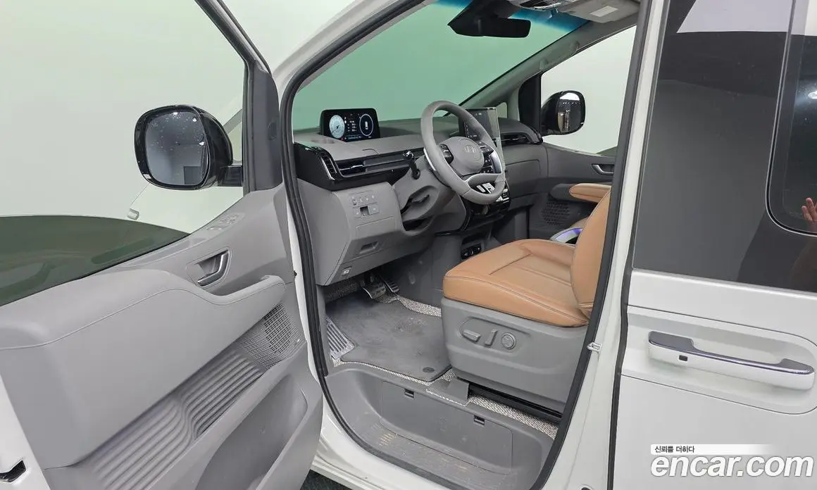 Hyundai Staria 2025 2.2 автомат (гидро), фото 18