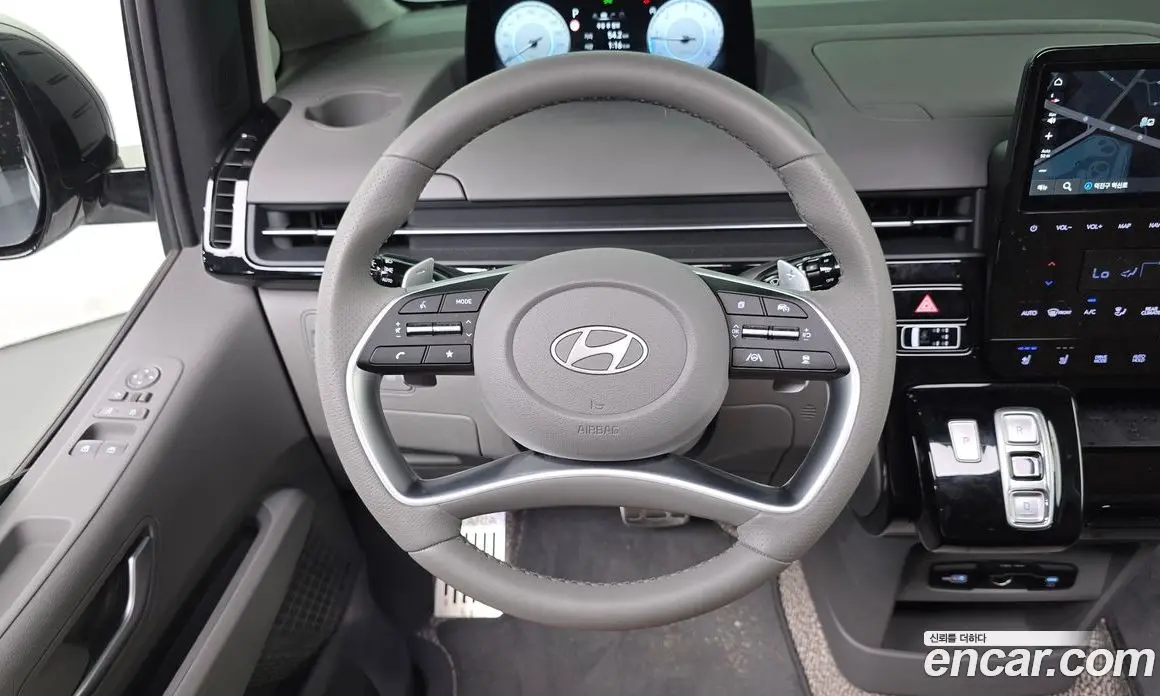 Hyundai Staria 2025 2.2 автомат (гидро), фото 20