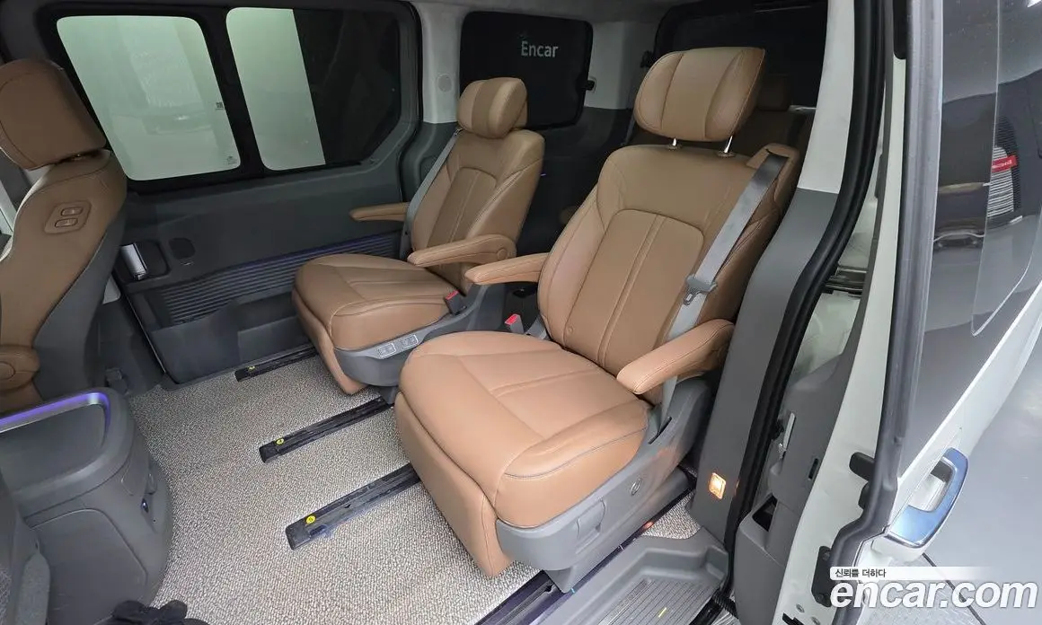 Hyundai Staria 2025 2.2 автомат (гидро), фото 23