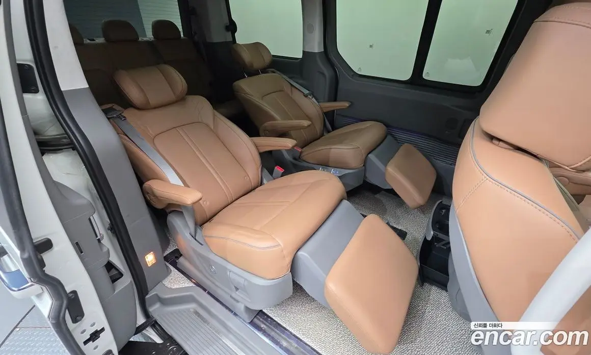Hyundai Staria 2025 2.2 автомат (гидро), фото 28