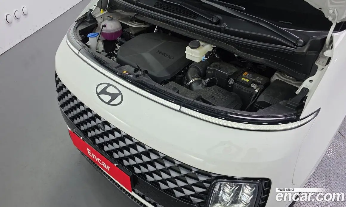 Hyundai Staria 2025 2.2 автомат (гидро), фото 6