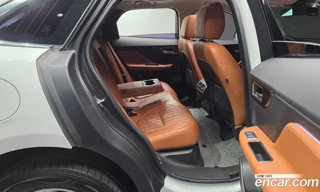 Jaguar F-Pace 2016 2.0 автомат (гидро), миниатюра 11 Jaguar F-Pace 2016 2.0 автомат (гидро), миниатюра 11