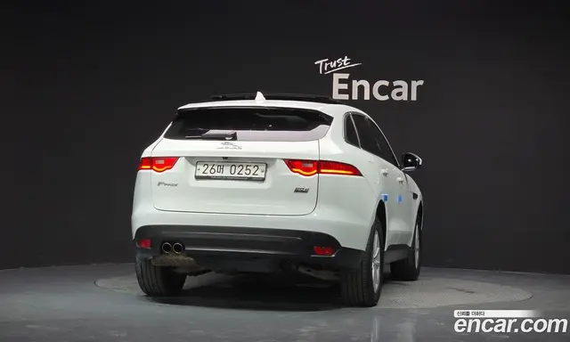 Jaguar F-Pace 2016 2.0 автомат (гидро), миниатюра 4 Jaguar F-Pace 2016 2.0 автомат (гидро), миниатюра 4