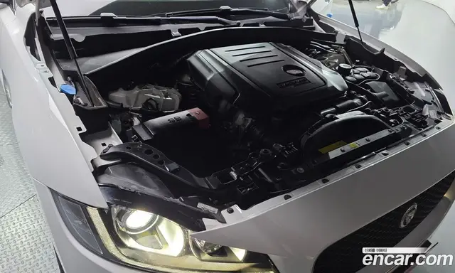 Jaguar F-Pace 2016 2.0 автомат (гидро), миниатюра 6 Jaguar F-Pace 2016 2.0 автомат (гидро), миниатюра 6