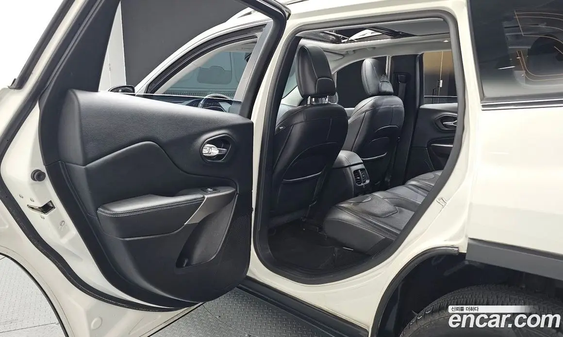 Jeep Cherokee 2018 2.4 автомат (гидро), фото 18 Jeep Cherokee 2018 2.4 автомат (гидро), фото 18
