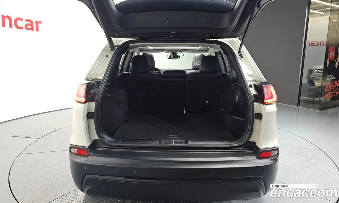 Jeep Cherokee 2018 2.4 автомат (гидро), фото 28 Jeep Cherokee 2018 2.4 автомат (гидро), фото 28