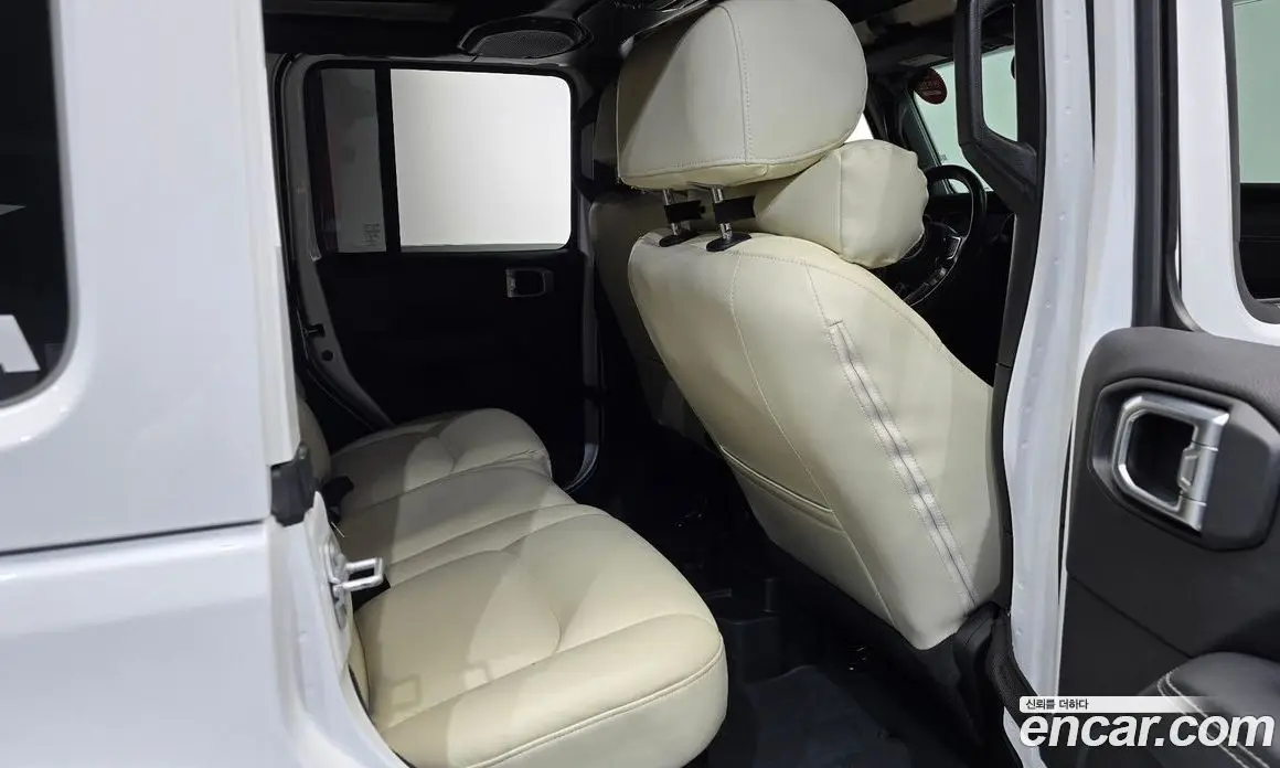 Jeep Wrangler 2019 2.0 автомат (гидро), фото 17 Jeep Wrangler 2019 2.0 автомат (гидро), фото 17