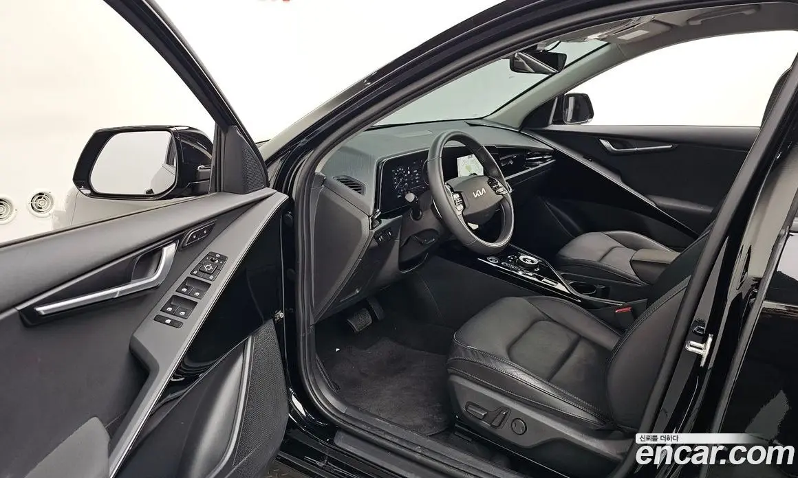 Kia Niro 2023 0.2 автомат (гидро), фото 12 Kia Niro 2023 0.2 автомат (гидро), фото 12