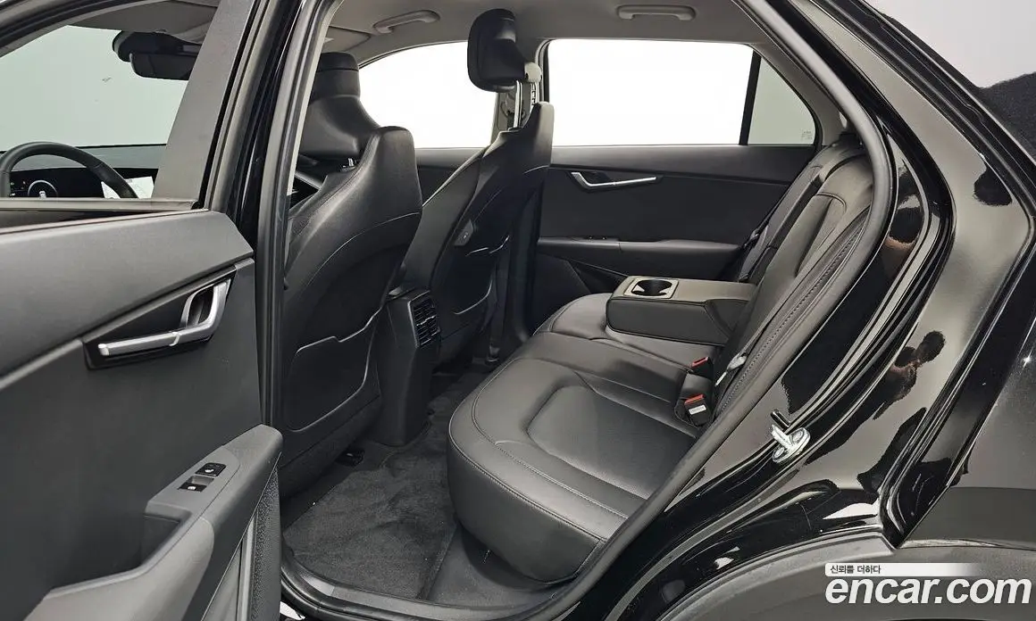 Kia Niro 2023 0.2 автомат (гидро), фото 15 Kia Niro 2023 0.2 автомат (гидро), фото 15