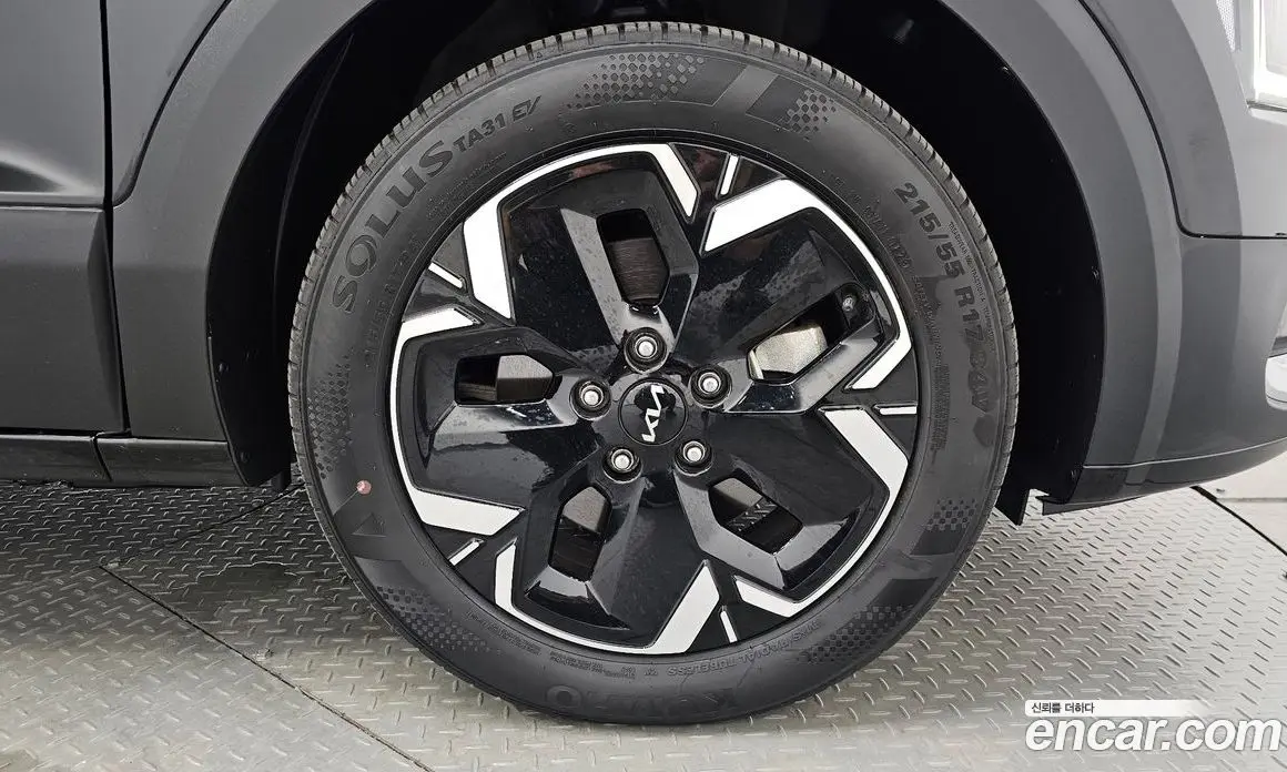 Kia Niro 2023 0.2 автомат (гидро), фото 6 Kia Niro 2023 0.2 автомат (гидро), фото 6