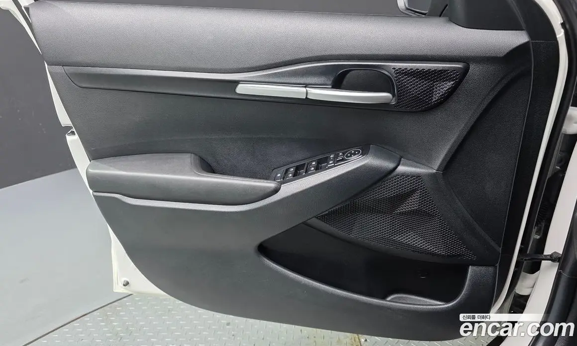 Kia Seltos 2023 1.6 автомат (гидро), фото 14 Kia Seltos 2023 1.6 автомат (гидро), фото 14