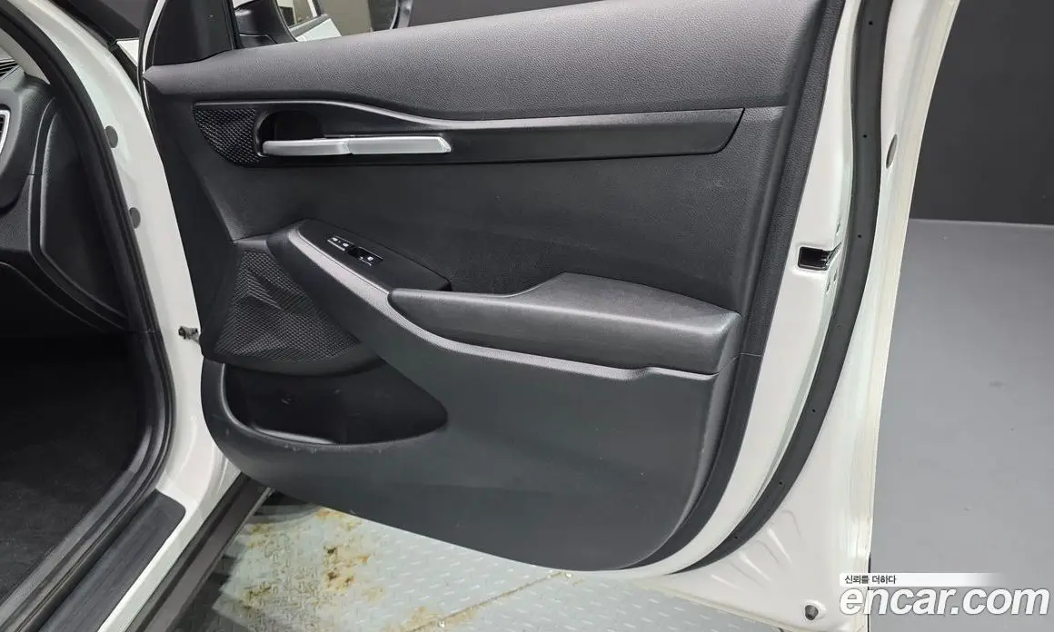Kia Seltos 2023 1.6 автомат (гидро), фото 15 Kia Seltos 2023 1.6 автомат (гидро), фото 15