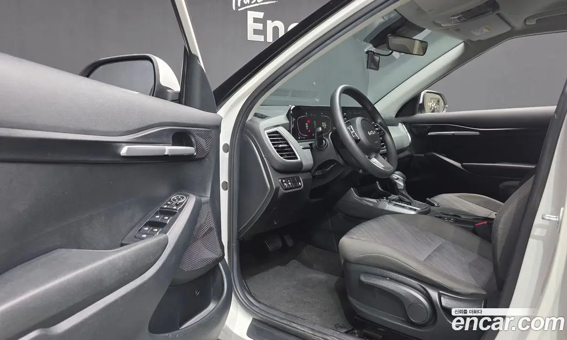 Kia Seltos 2023 1.6 автомат (гидро), фото 16 Kia Seltos 2023 1.6 автомат (гидро), фото 16