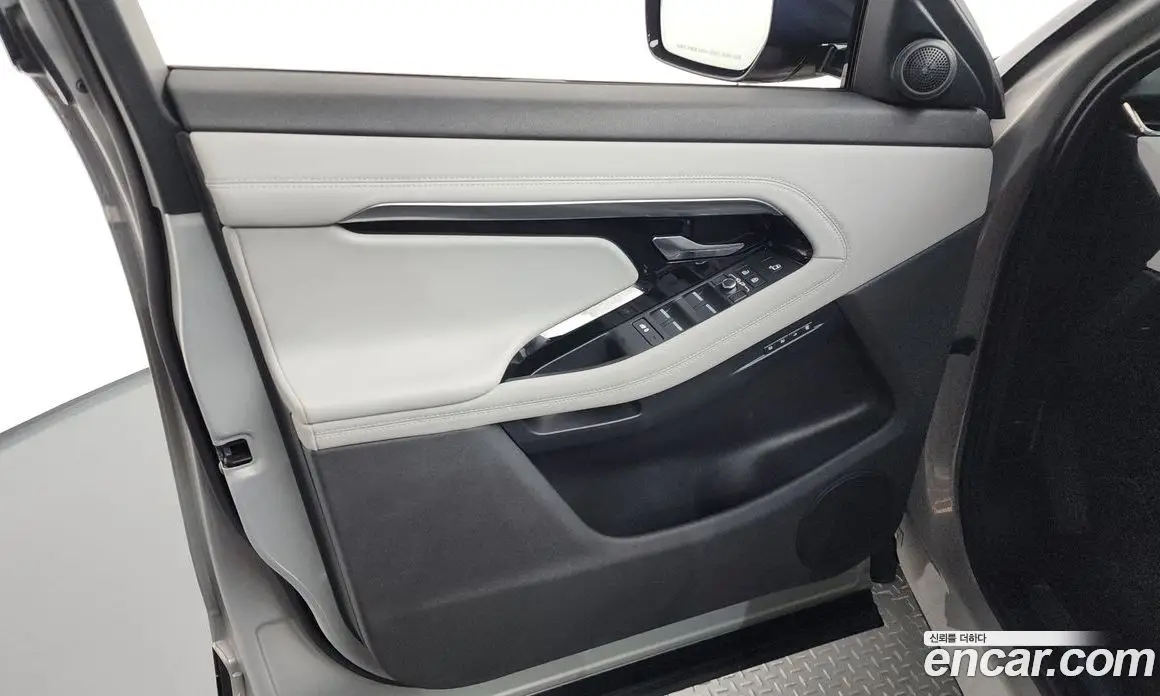 Land Rover Range Rover Evoque 2022 2.0 автомат (гидро), фото 14