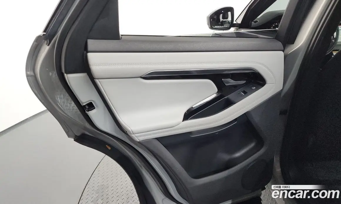 Land Rover Range Rover Evoque 2022 2.0 автомат (гидро), фото 15