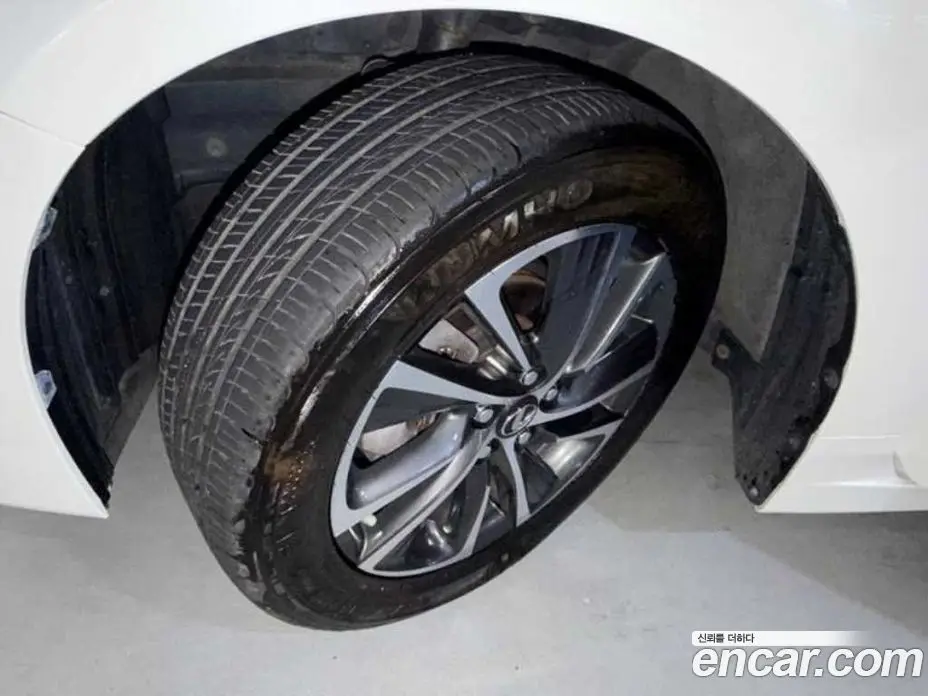 Lexus CT200h 2018 1.8 автомат (гидро), фото 20 Lexus CT200h 2018 1.8 автомат (гидро), фото 20