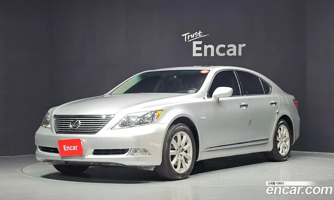 Lexus LS 2009 4.6 автомат (гидро), фото 1 Lexus LS 2009 4.6 автомат (гидро), фото 1
