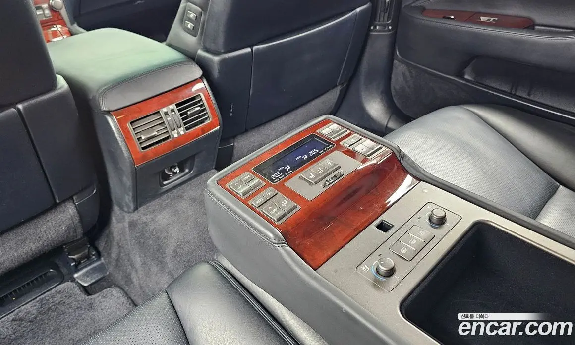 Lexus LS 2009 4.6 автомат (гидро), фото 19 Lexus LS 2009 4.6 автомат (гидро), фото 19