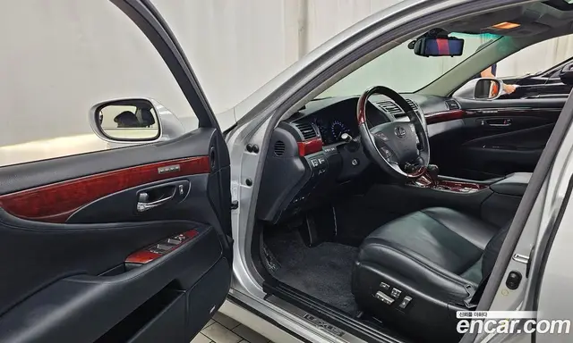 Lexus LS 2009 4.6 автомат (гидро), миниатюра 10 Lexus LS 2009 4.6 автомат (гидро), миниатюра 10