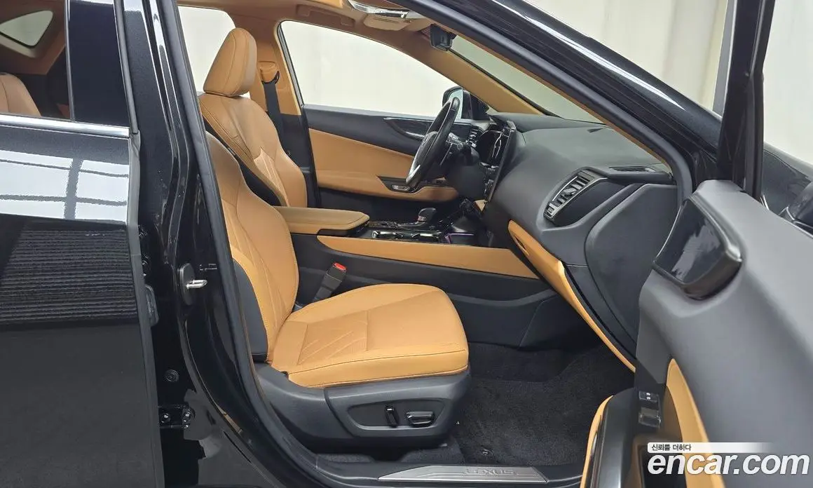 Lexus NX 2023 2.5 автомат (гидро), фото 15