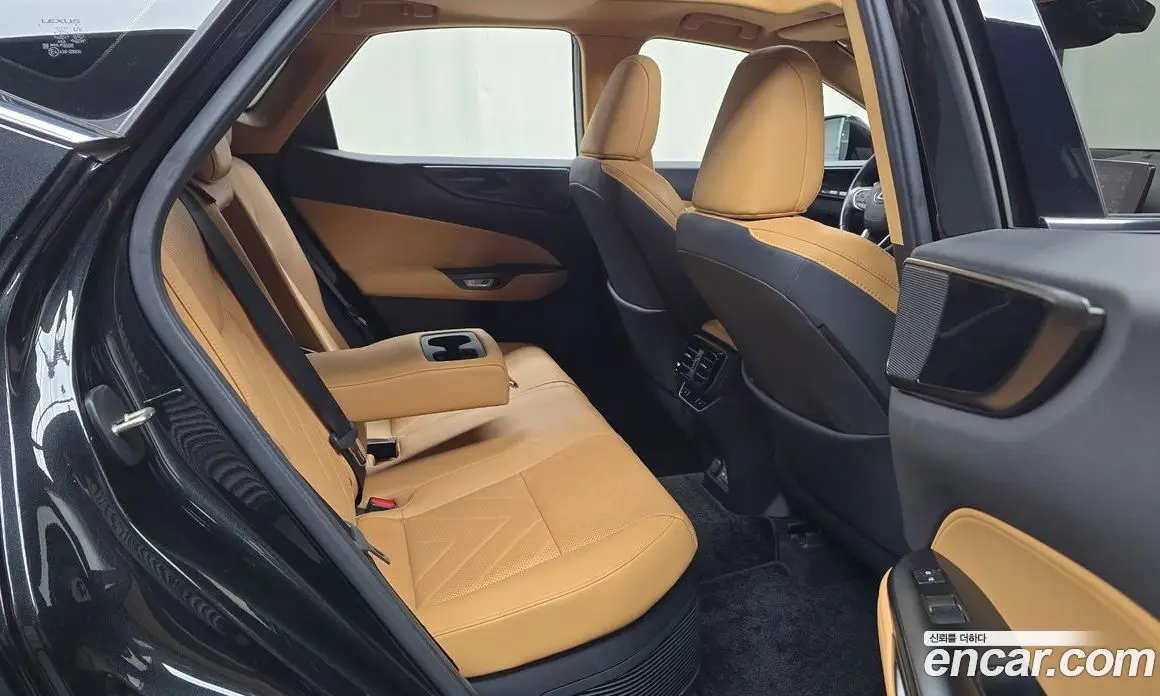 Lexus NX 2023 2.5 автомат (гидро), фото 16