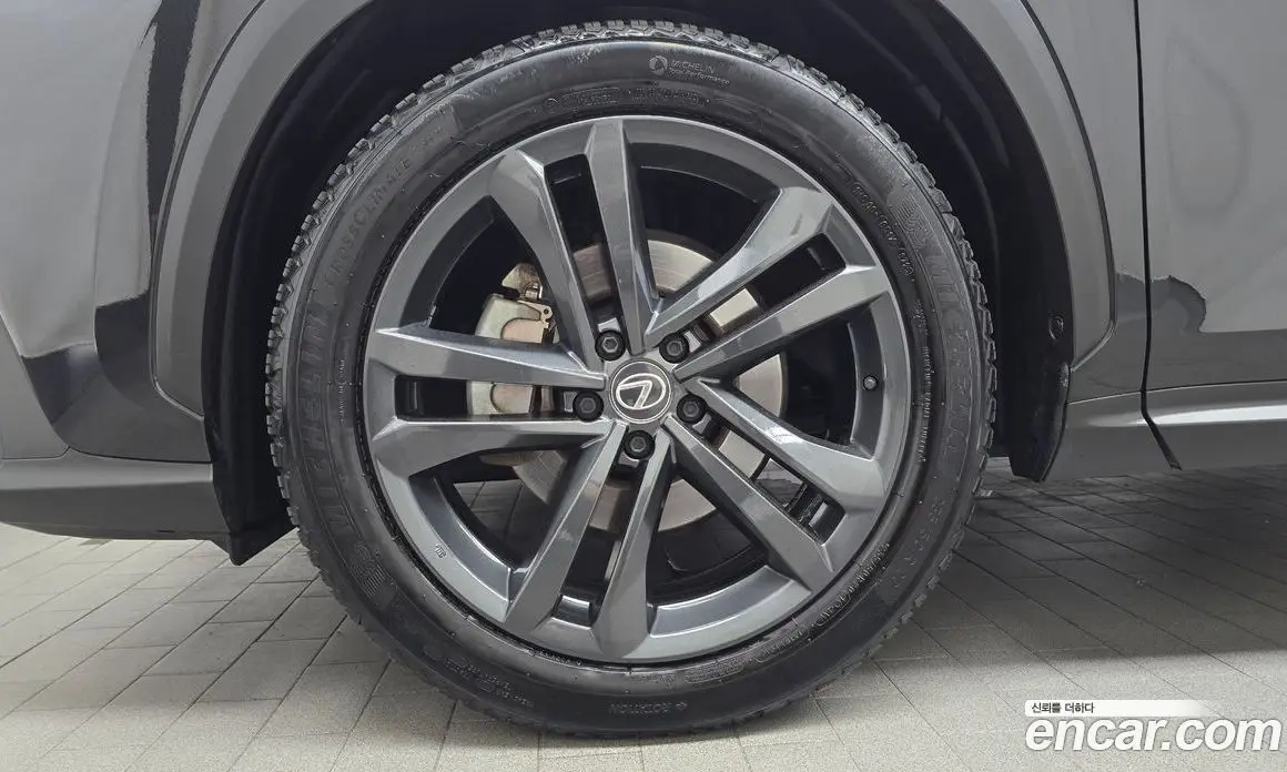 Lexus NX 2023 2.5 автомат (гидро), фото 4