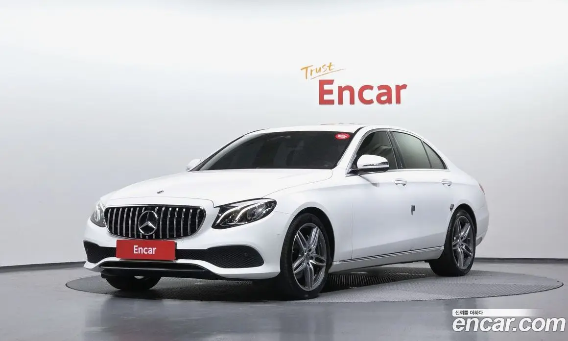 Mercedes-Benz E-Class 2018 2.0 автомат (гидро), фото 1 Mercedes-Benz E-Class 2018 2.0 автомат (гидро), фото 1