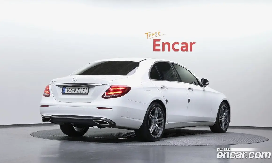 Mercedes-Benz E-Class 2018 2.0 автомат (гидро), фото 2 Mercedes-Benz E-Class 2018 2.0 автомат (гидро), фото 2