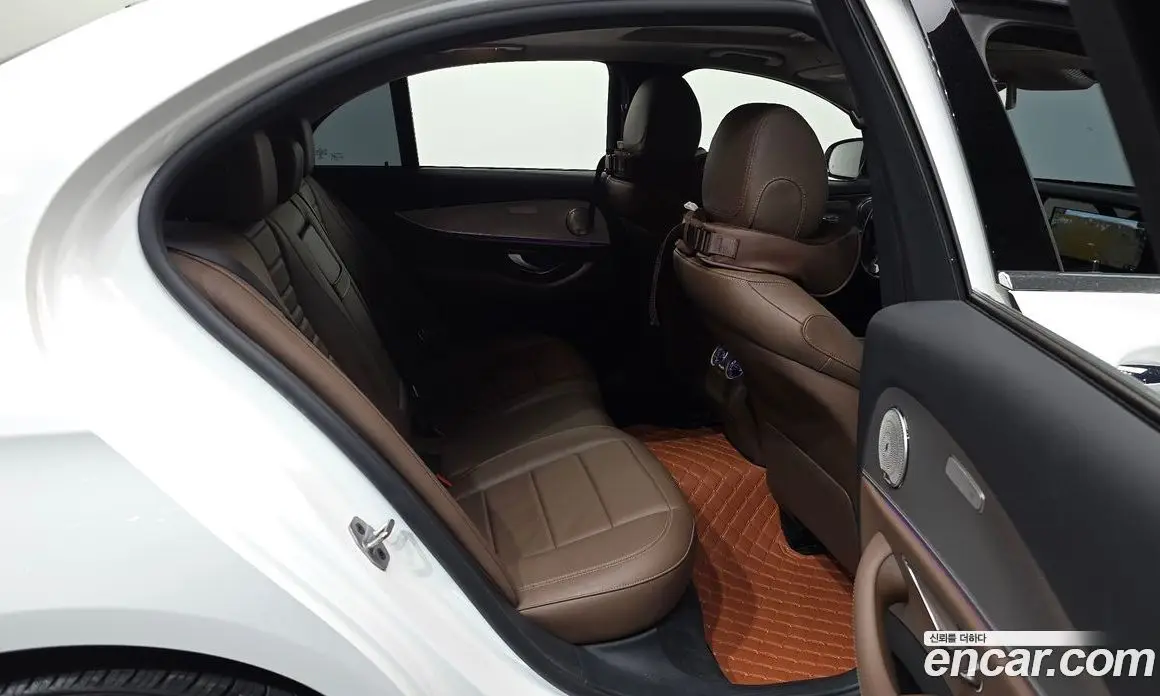 Mercedes-Benz E-Class 2018 2.0 автомат (гидро), фото 12 Mercedes-Benz E-Class 2018 2.0 автомат (гидро), фото 12
