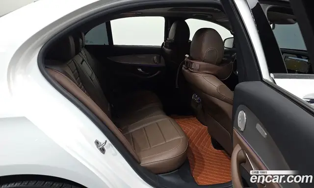 Mercedes-Benz E-Class 2018 2.0 автомат (гидро), миниатюра 12