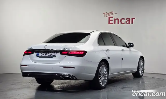 Mercedes-Benz E-Class 2023 1.9 автомат (гидро), миниатюра 2