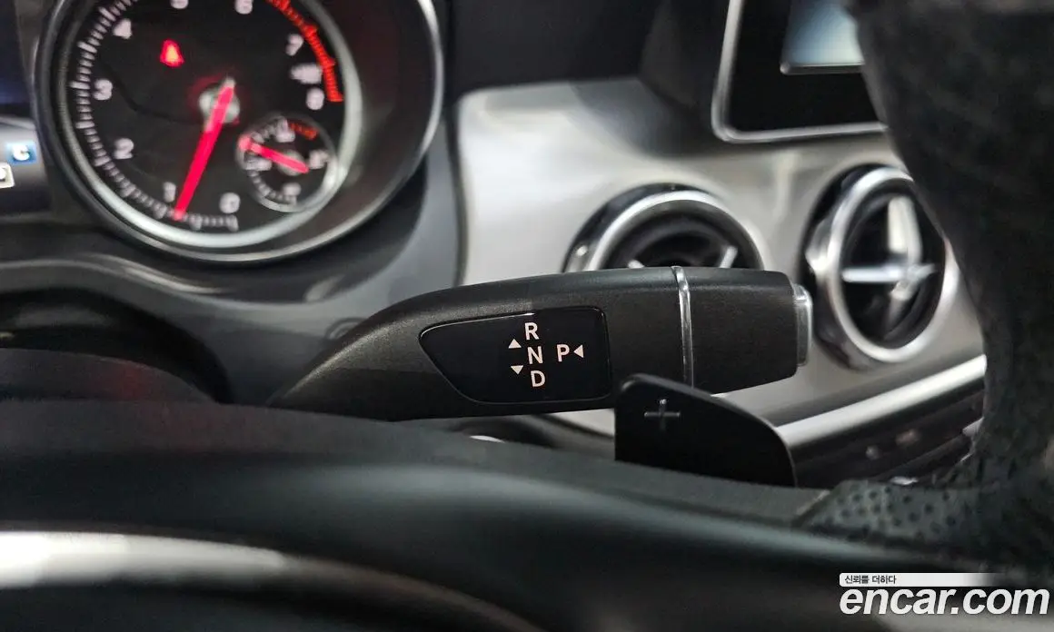 Mercedes-Benz GLA-Class 2019 2.0 автомат (гидро), фото 12
