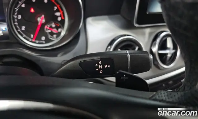 Mercedes-Benz GLA-Class 2019 2.0 автомат (гидро), миниатюра 12