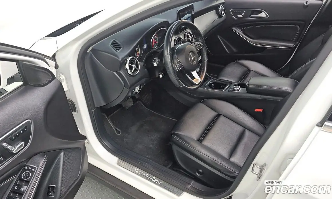 Mercedes-Benz GLA-Class 2019 2.0 автомат (гидро), фото 13