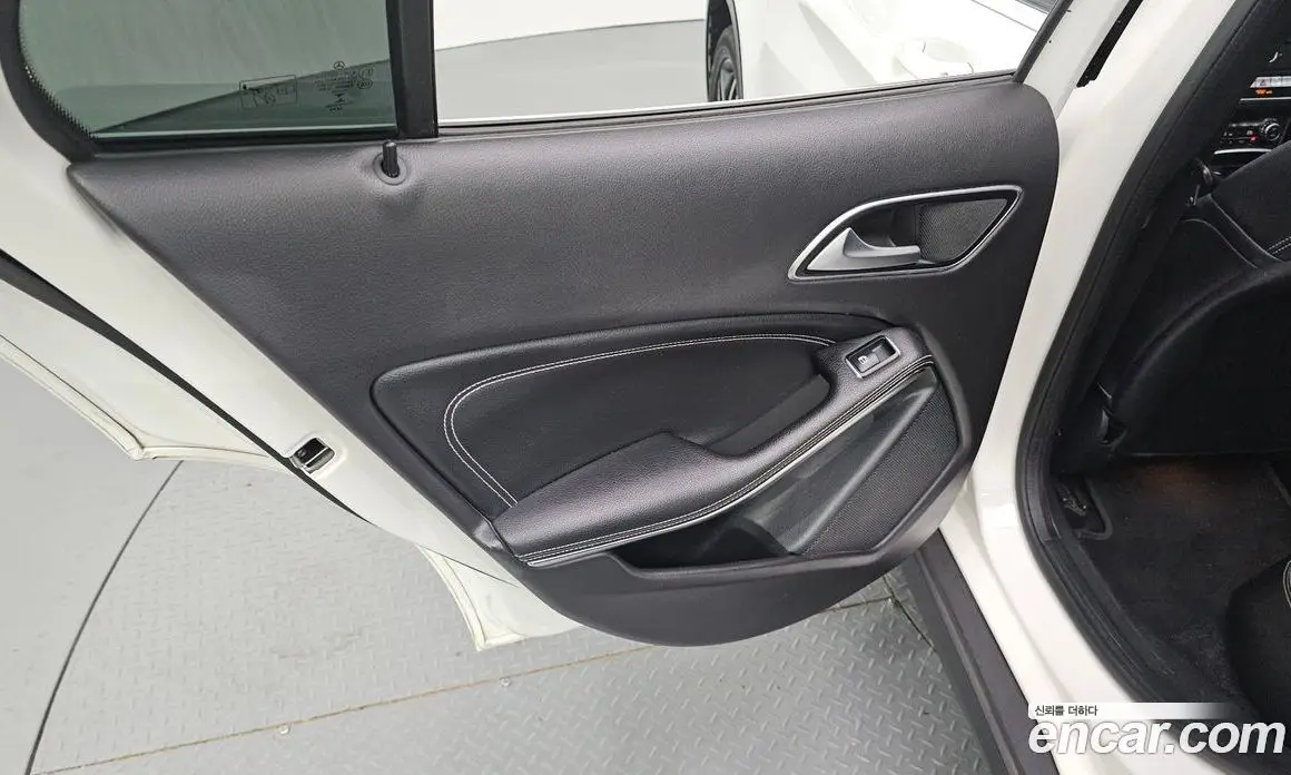 Mercedes-Benz GLA-Class 2019 2.0 автомат (гидро), фото 15